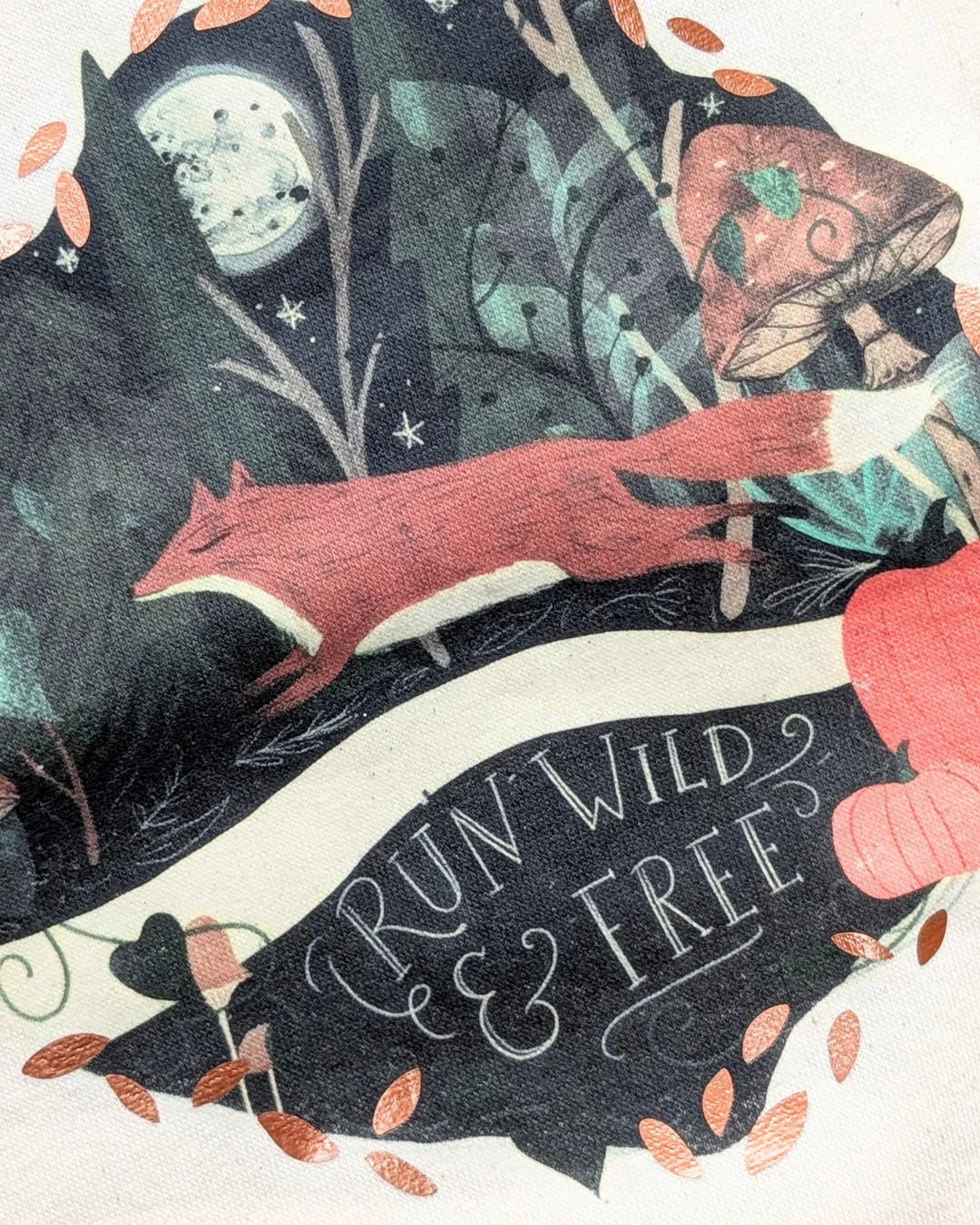 SALE Run Wild Fox Cream Jumper 3-4 (faulty, see pics)